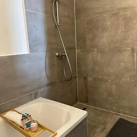 Deluxe Mit Terrasse דירה דיסבורג