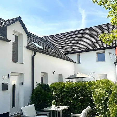 Deluxe Mit Terrasse 아파트 *